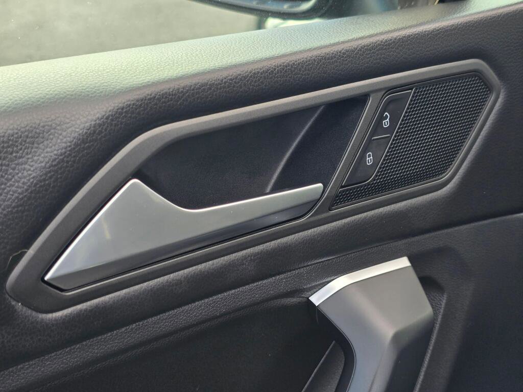 Used 2019 Volkswagen Tiguan SE w/ 3rd Row Seat Package image 39