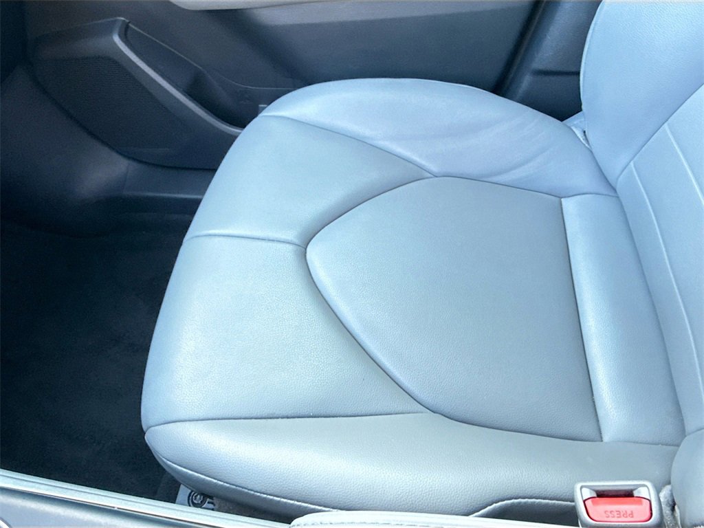 Used 2020 Toyota Highlander XLE image 22