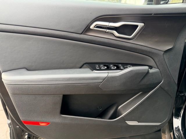 Used 2025 Kia Sportage EX image 20