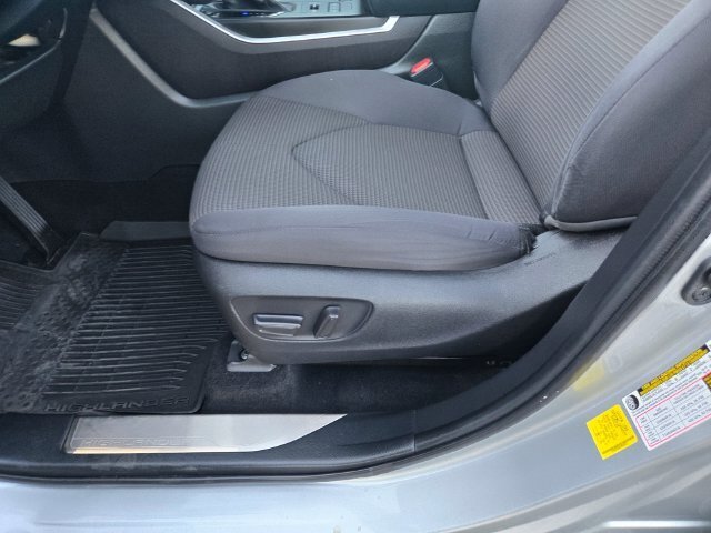 Certified 2022 Toyota Highlander LE AWD/4WD image 19