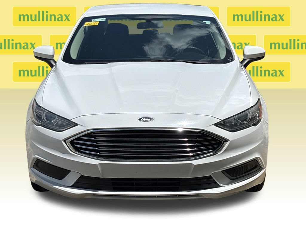 Used 2017 Ford Fusion SE w/ Fusion SE Technology Package FWD image 14