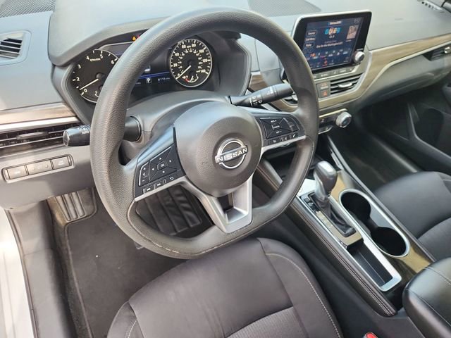 Used 2023 Nissan Altima 2.5 SV FWD image 10