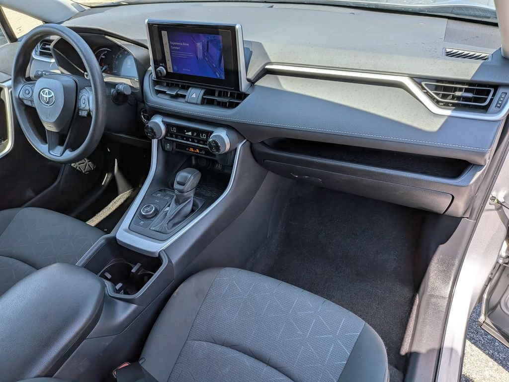 Used 2025 Toyota RAV4 XLE AWD/4WD image 31