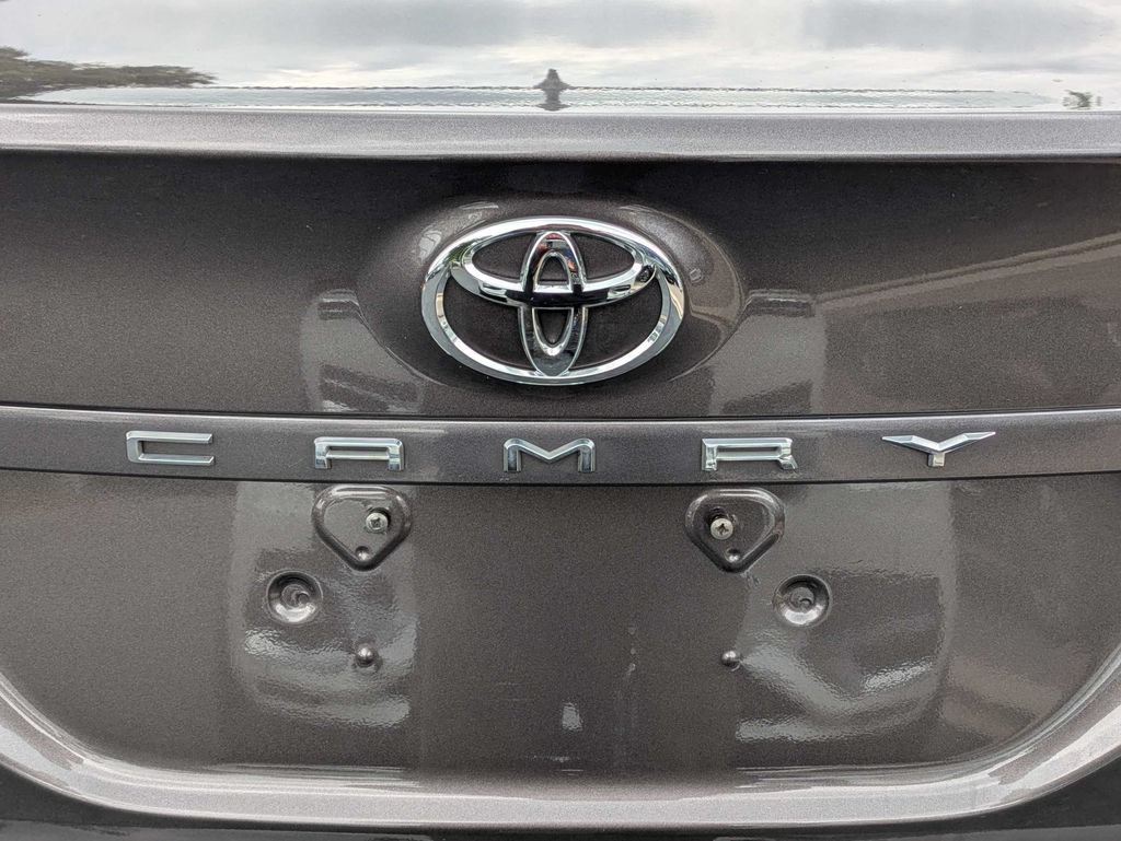 Used 2022 Toyota Camry LE FWD image 14