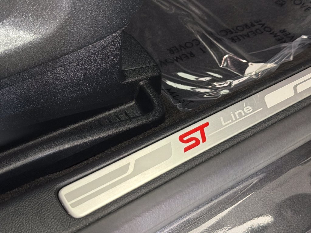 Used 2020 Ford Edge ST-Line FWD image 36