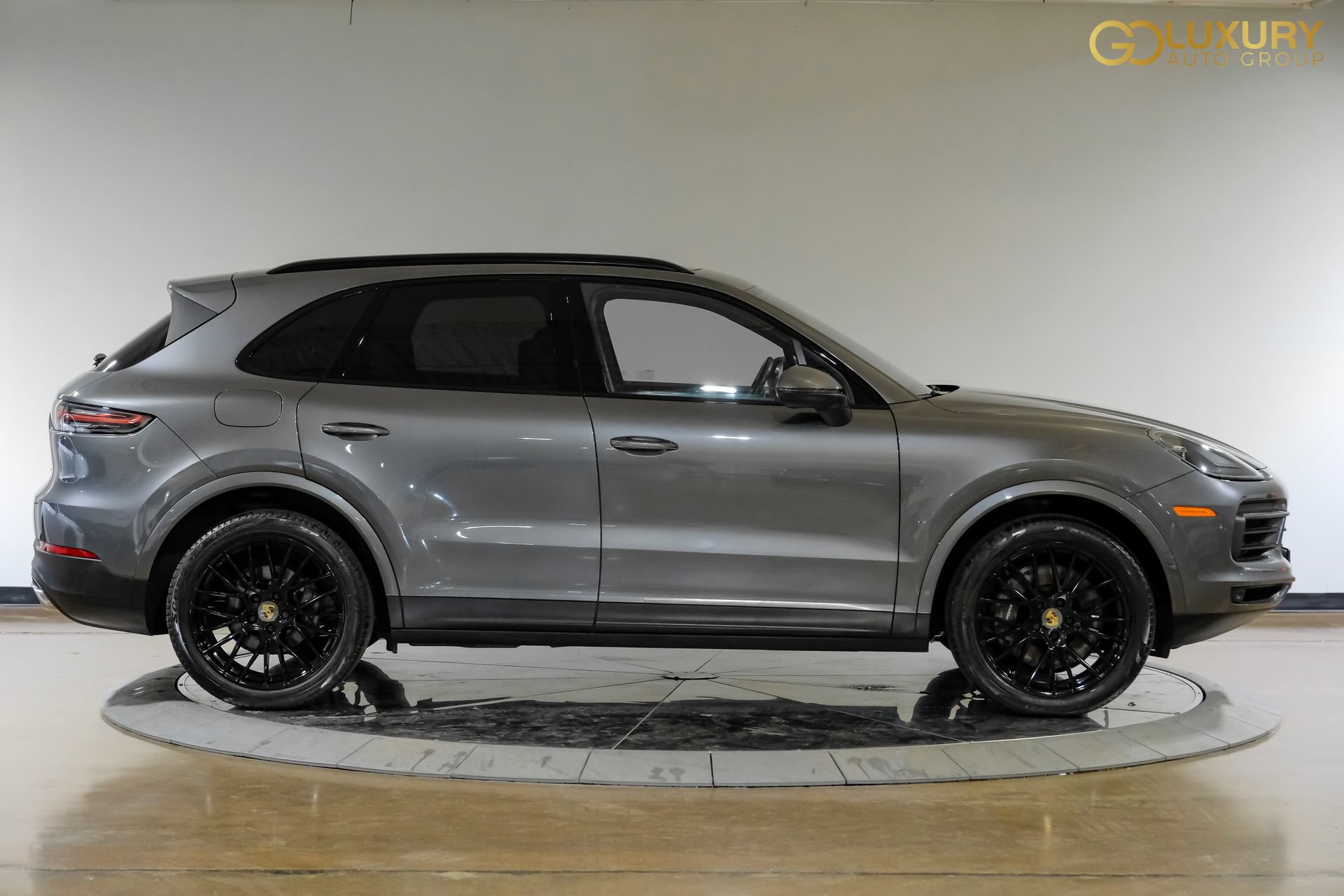 Used 2023 Porsche Cayenne Platinum Edition AWD/4WD image 9