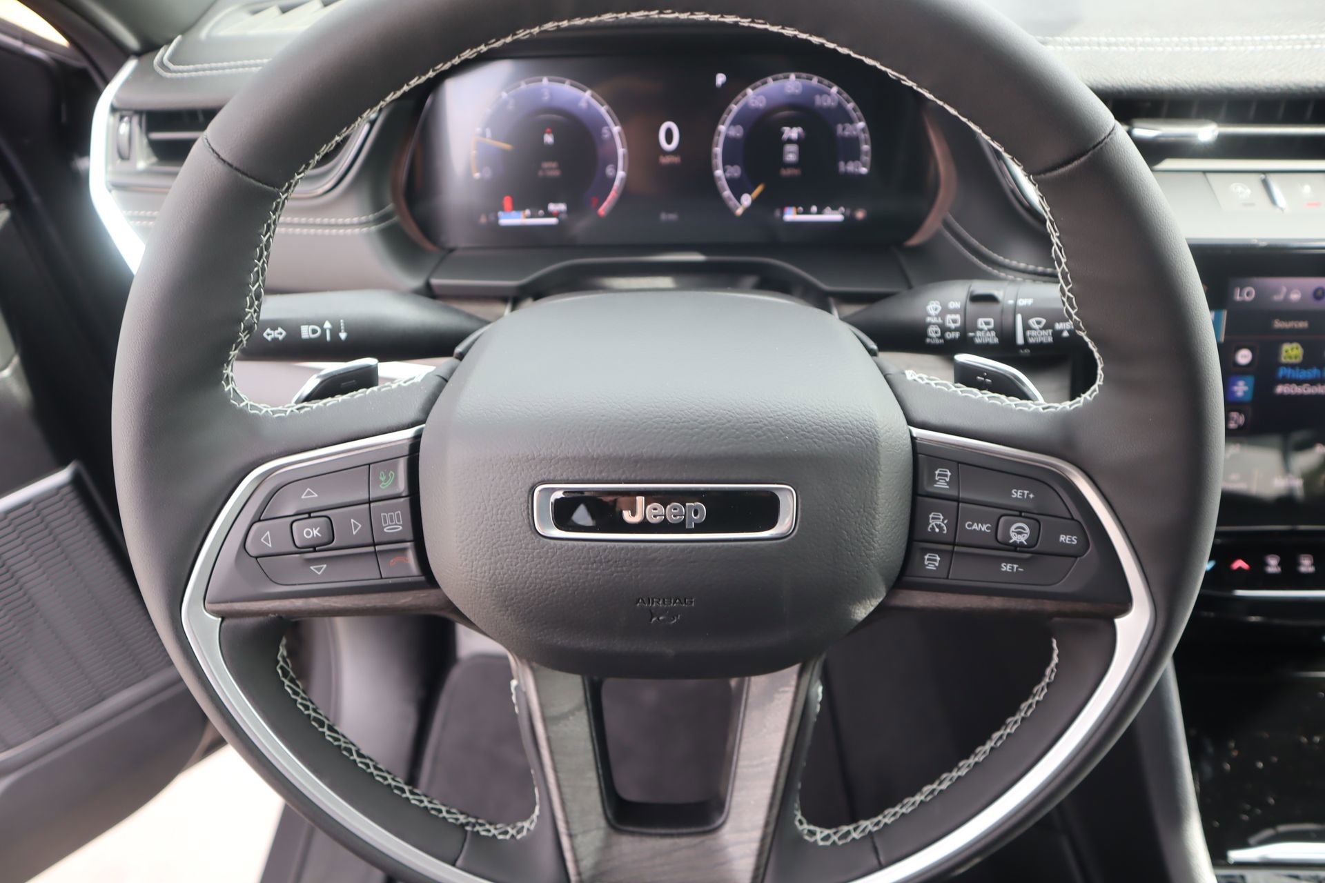 New 2026 Jeep Grand Cherokee Limited Reserve AWD/4WD image 3