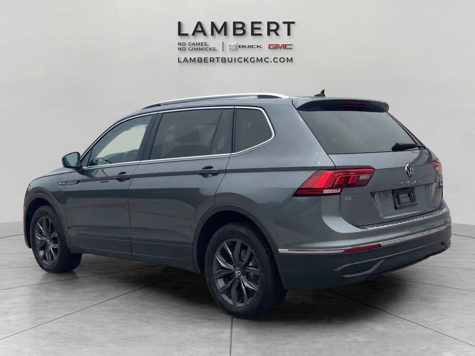 Used 2023 Volkswagen Tiguan SE AWD/4WD image 3