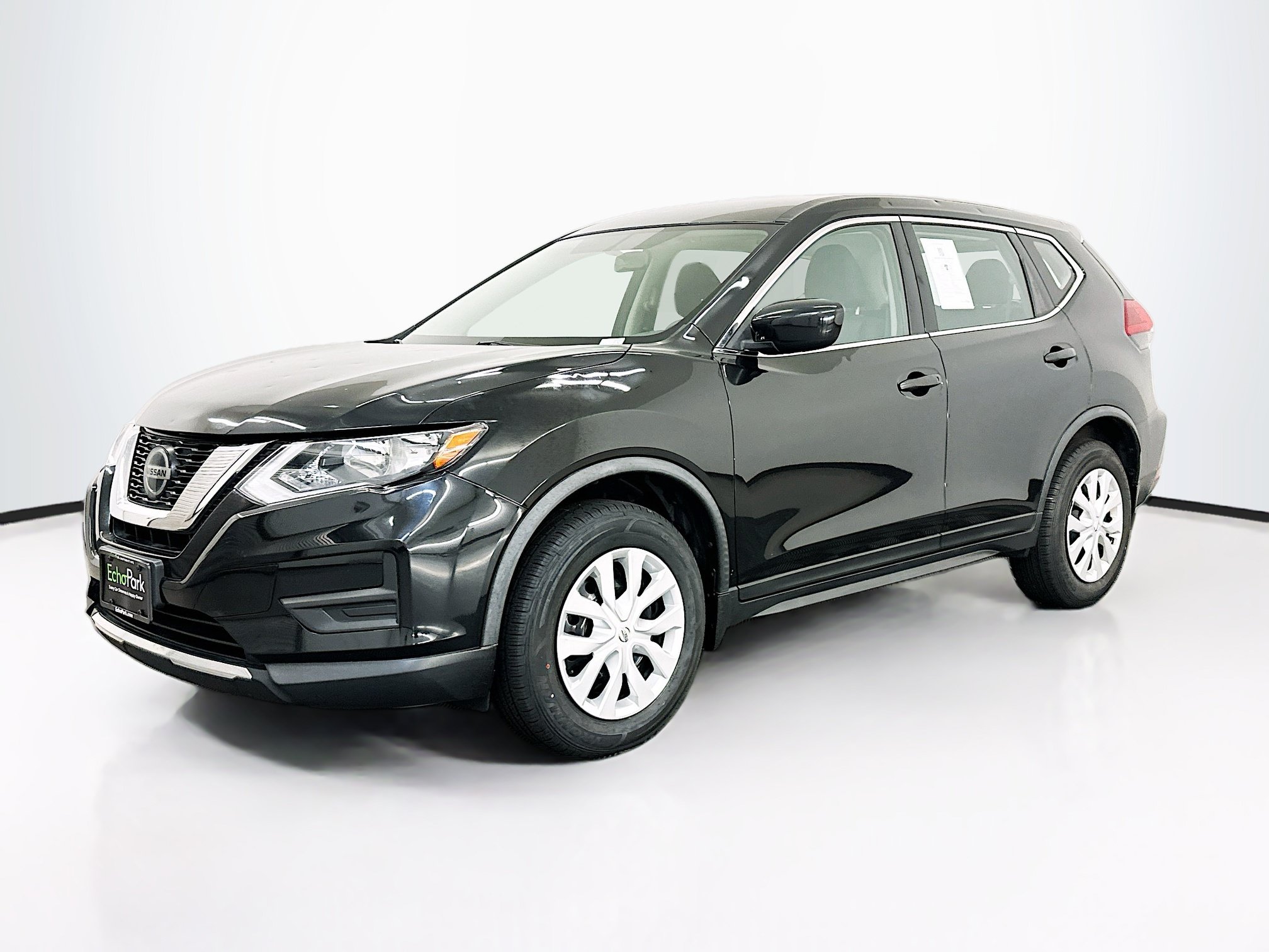 Used 2018 Nissan Rogue S AWD/4WD image 3