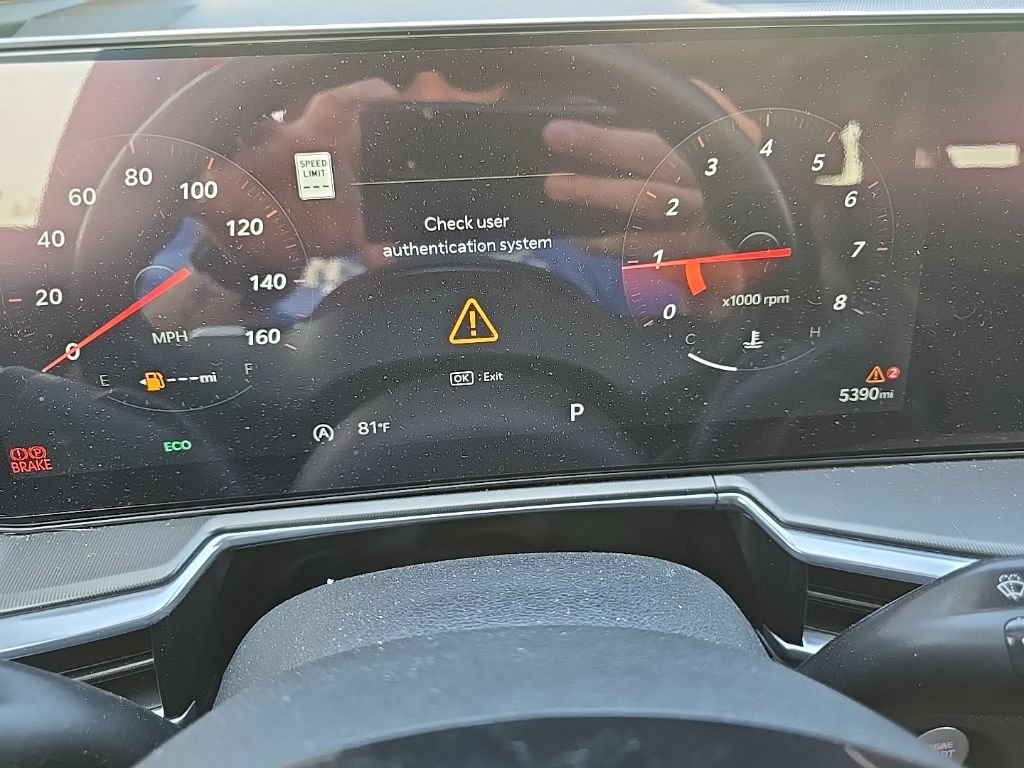 Used 2025 Kia Sorento SX FWD image 2