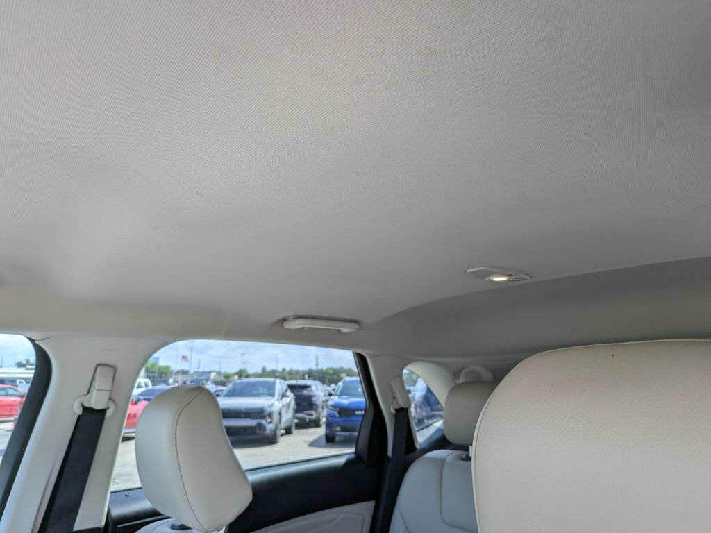 Used 2020 Ford Edge Titanium FWD image 22
