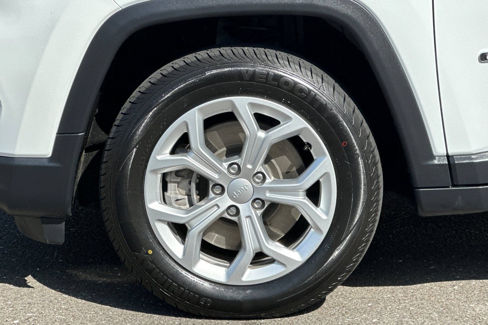 Used 2024 Jeep Compass Latitude AWD/4WD image 24