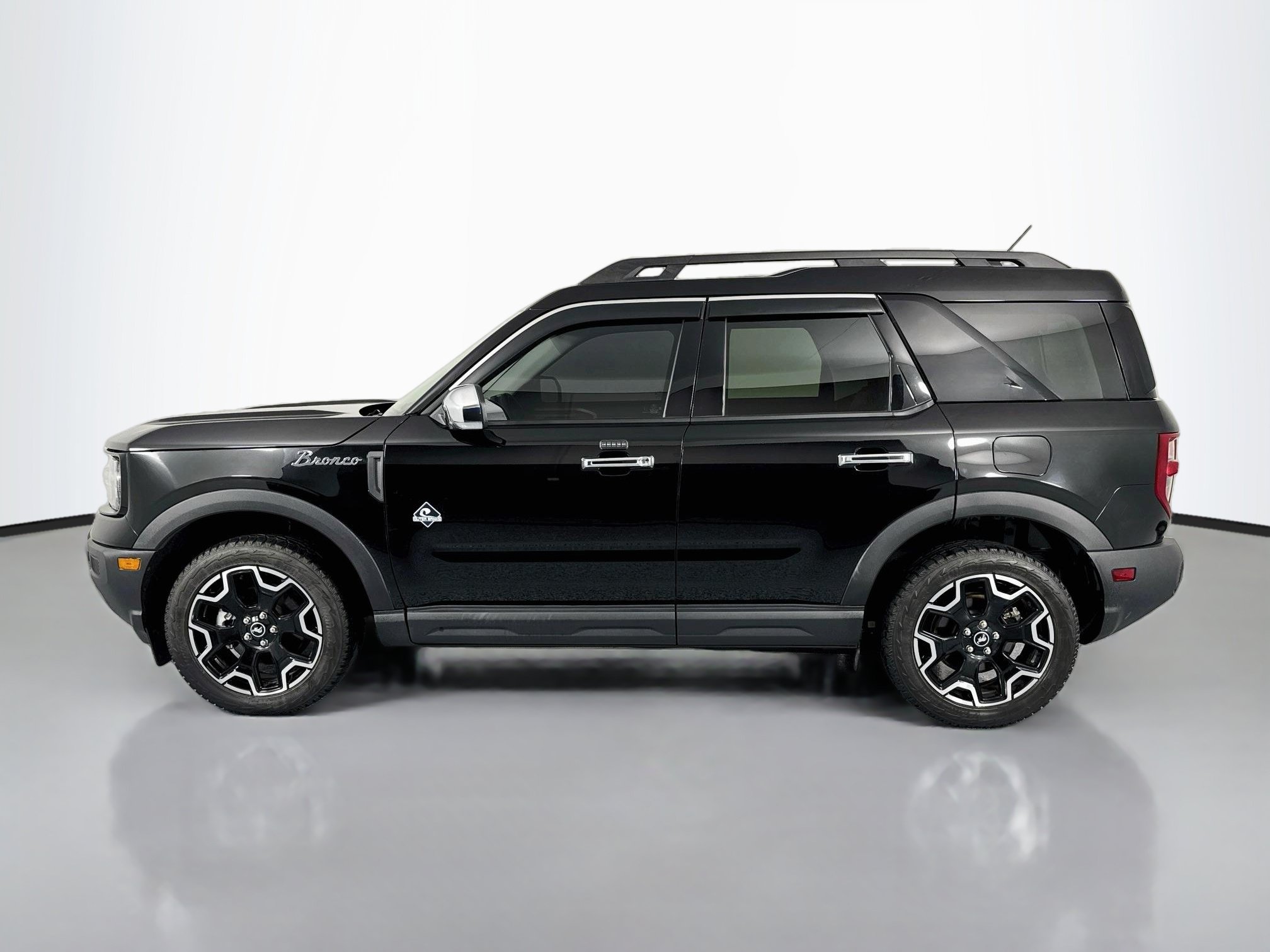 Used 2025 Ford Bronco Sport Outer Banks AWD/4WD image 8