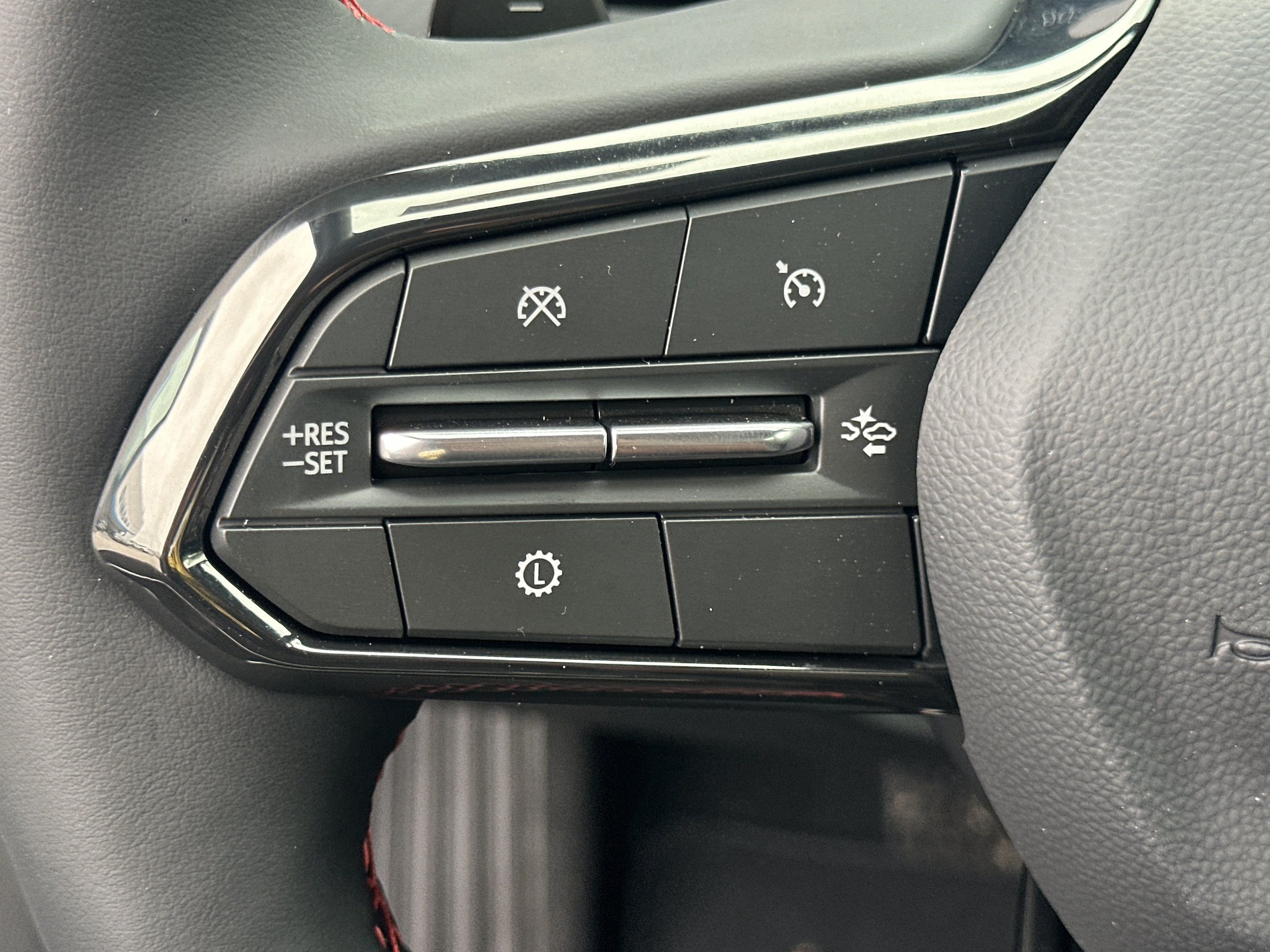 New 2027 Chevrolet Equinox RS FWD image 24