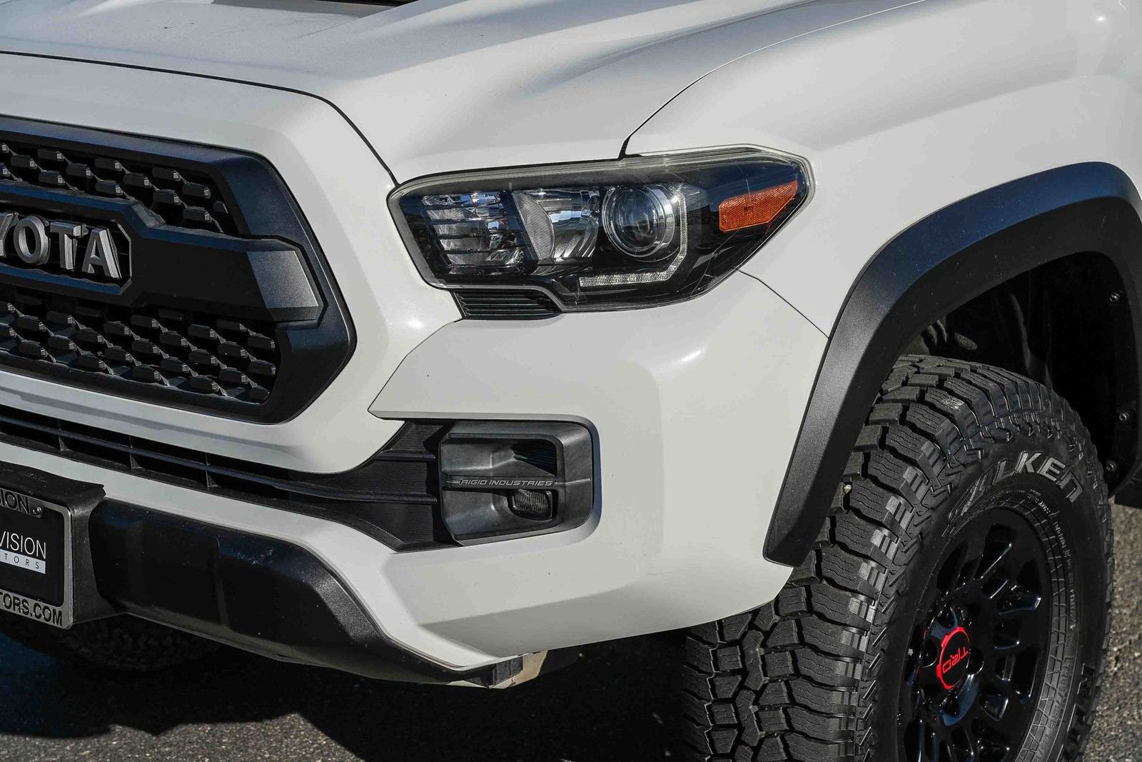 Used 2017 Toyota Tacoma TRD Pro AWD/4WD image 8
