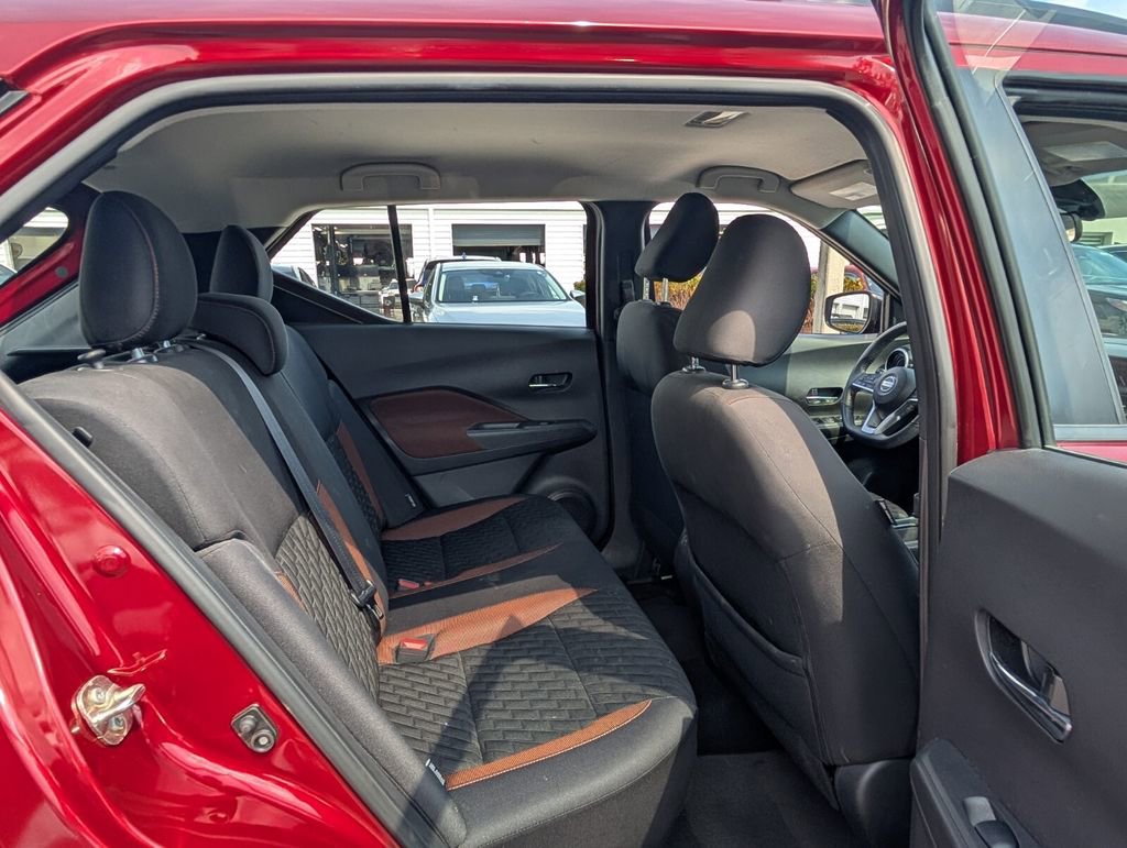 Used 2021 Nissan Kicks SR image 16