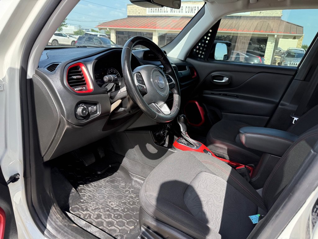 Used 2018 Jeep Renegade Trailhawk AWD/4WD image 11