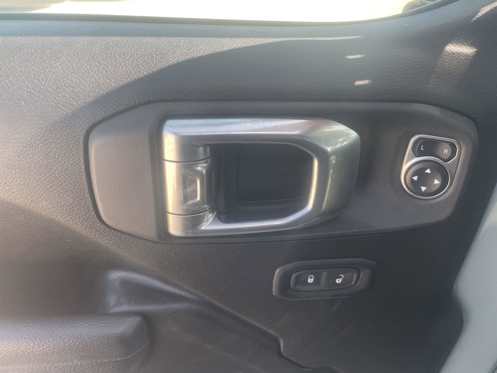 Used 2024 Jeep Wrangler Sport S image 11