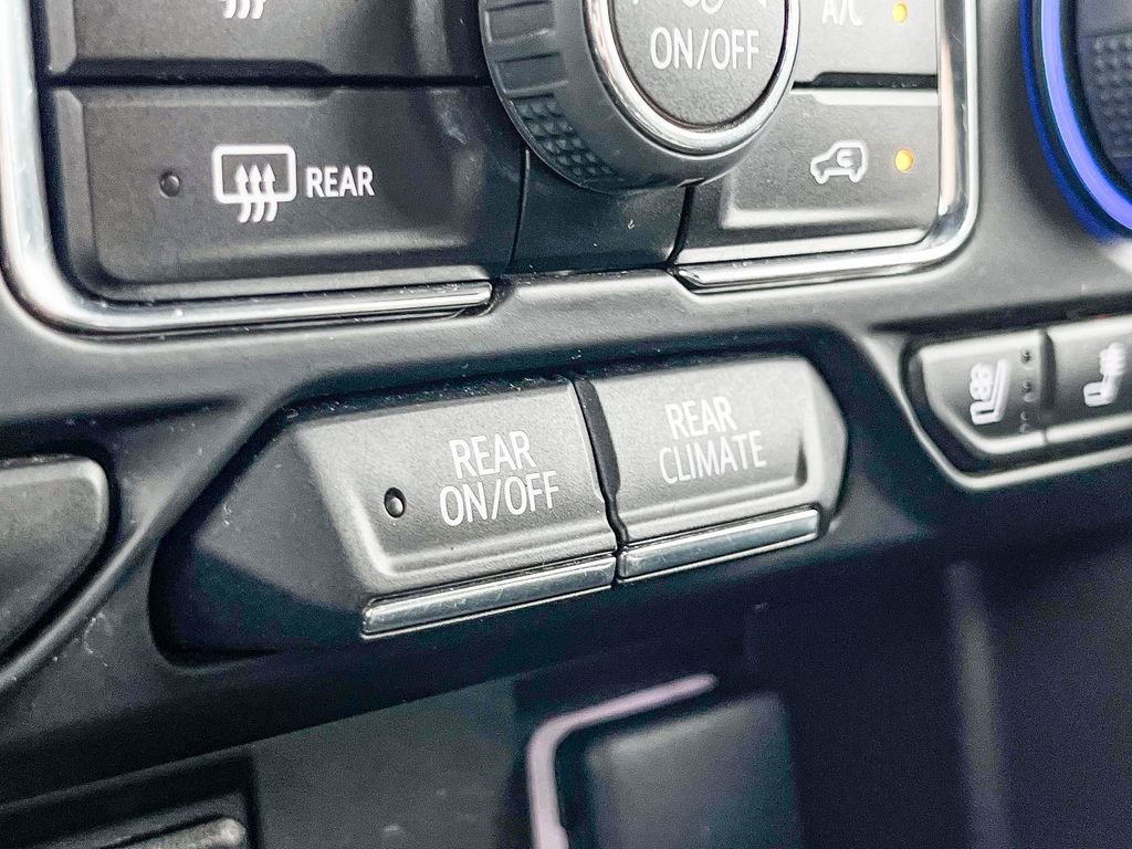 Used 2023 Chevrolet Suburban Premier image 32