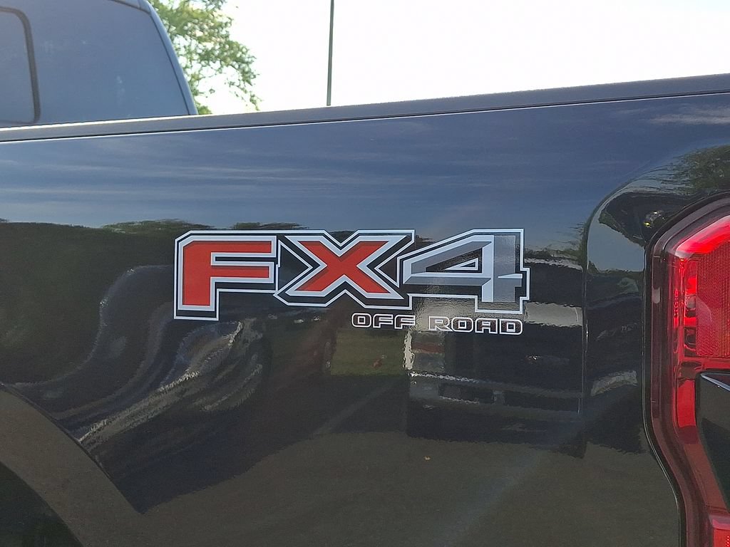 Used 2025 Ford F250 Platinum w/ FX4 Off-Road Package AWD/4WD image 32