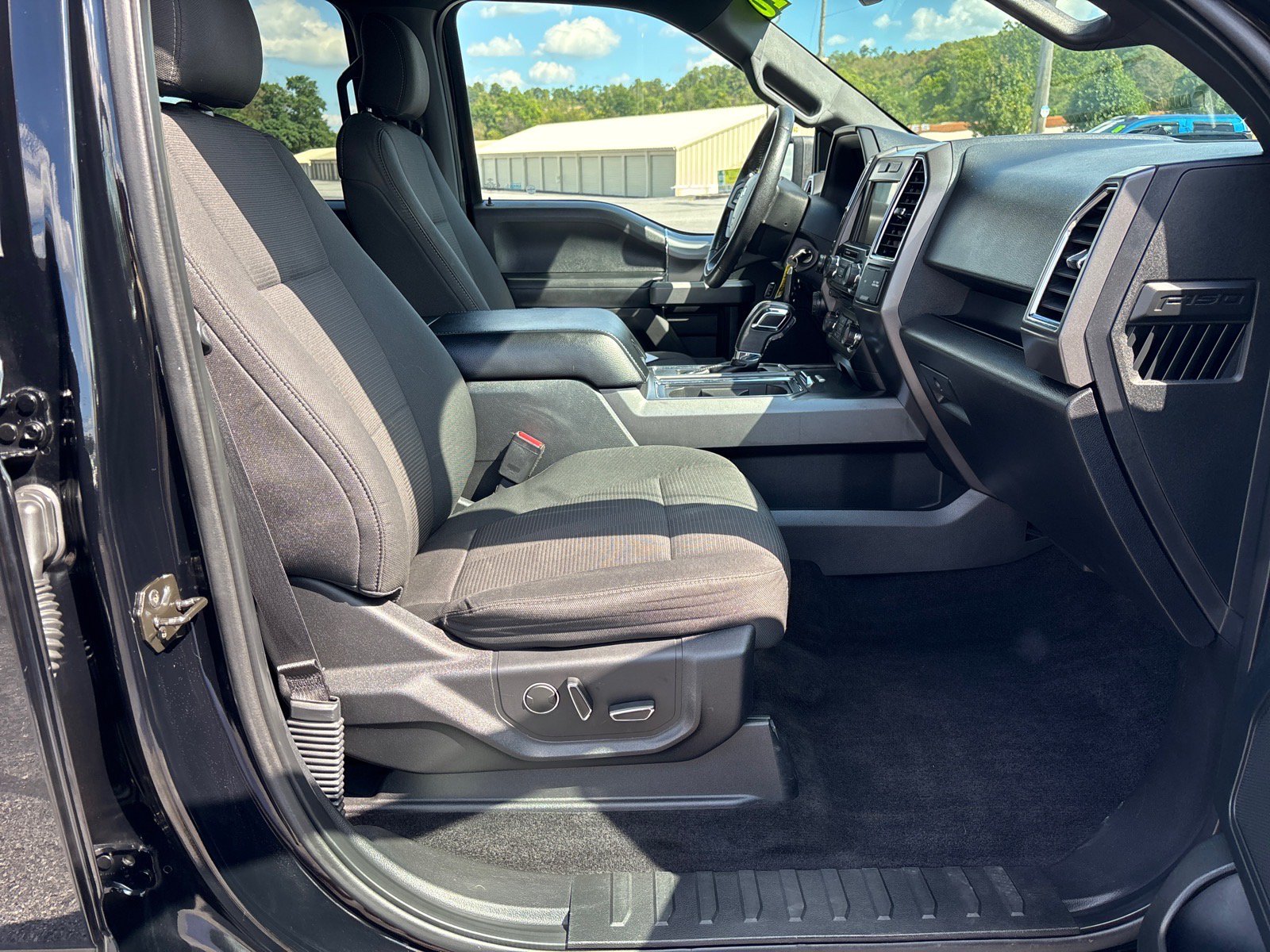 Used 2016 Ford F150 XLT w/ Equipment Group 302A Luxury AWD/4WD image 20