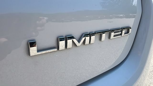 Used 2025 Jeep Compass Limited AWD/4WD image 13