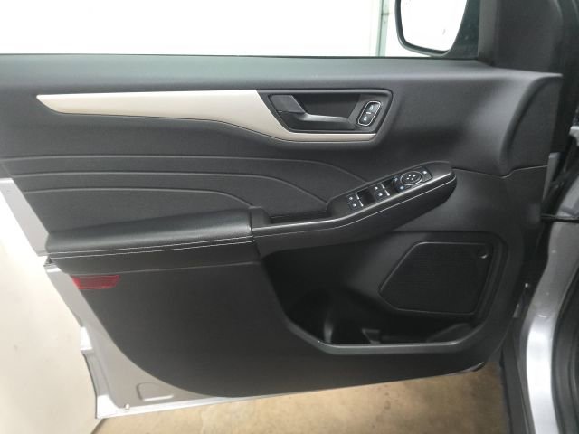 Used 2022 Ford Escape SE image 14