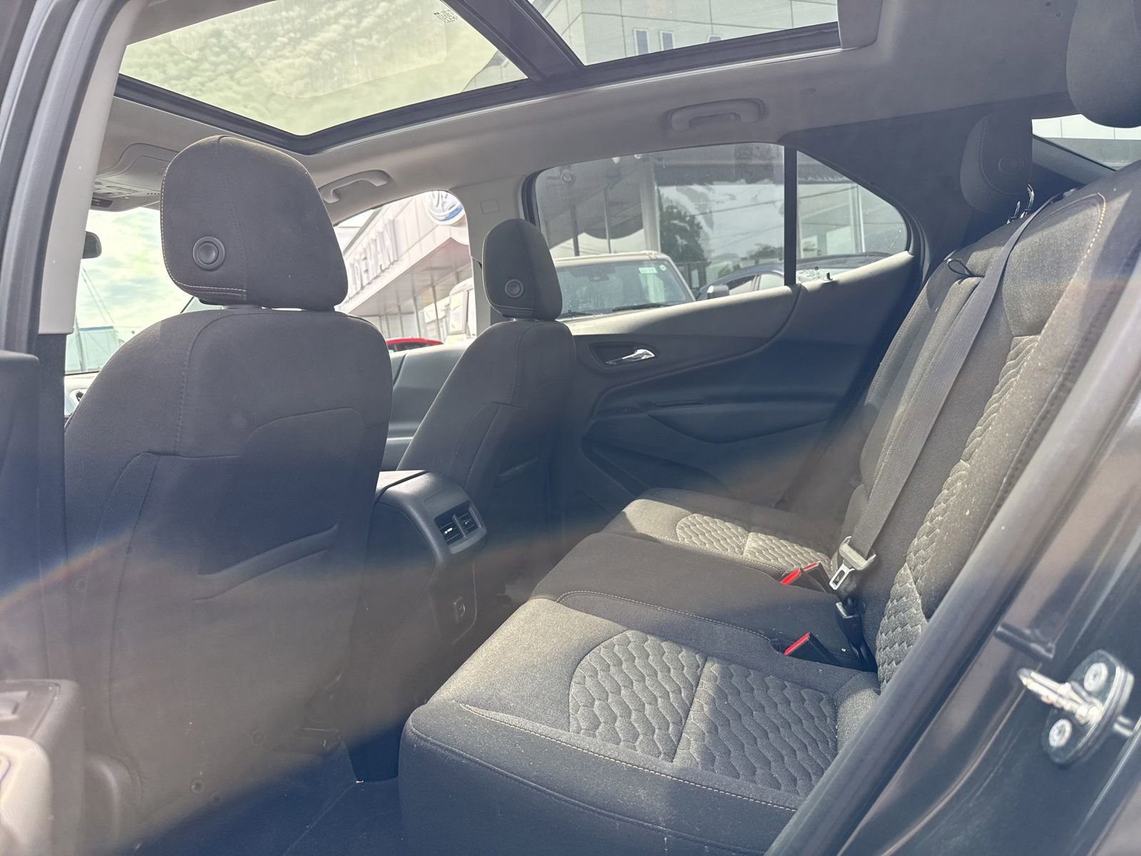 Used 2019 Chevrolet Equinox LT w/ Sun & Navigation Package AWD/4WD image 5