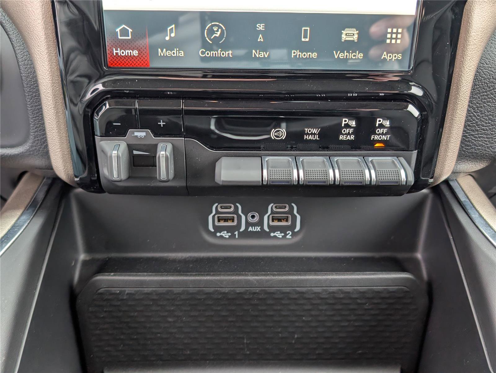 Used 2024 RAM 2500 Laramie w/ Chrome Bumper Package image 27