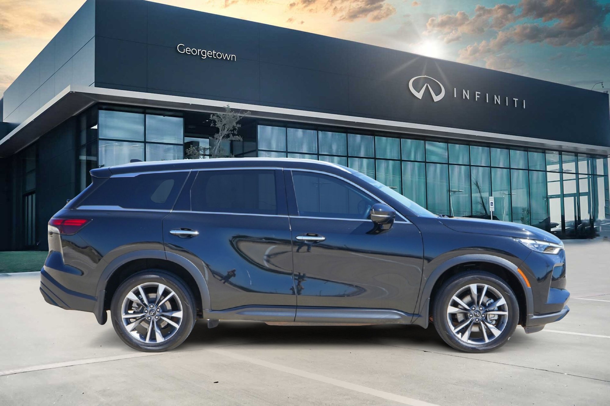 Certified 2023 INFINITI QX60 Luxe w/ Cargo Package image 3
