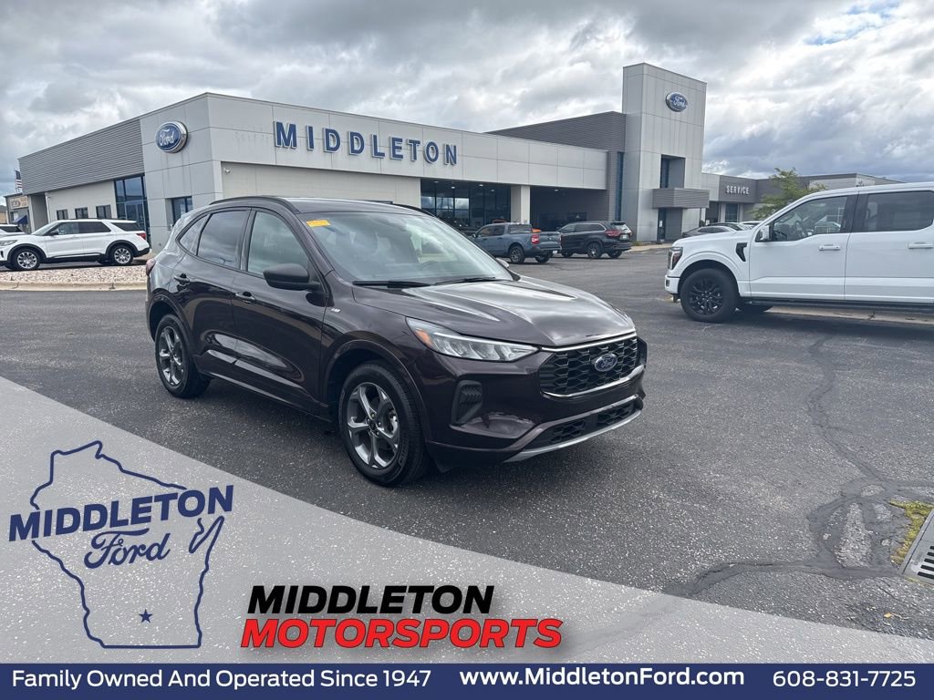 Used 2023 Ford Escape ST-Line w/ Tech Pack #1 AWD/4WD image 1