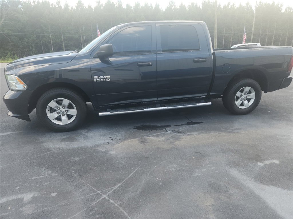 Used 2018 RAM 1500 Express image 3