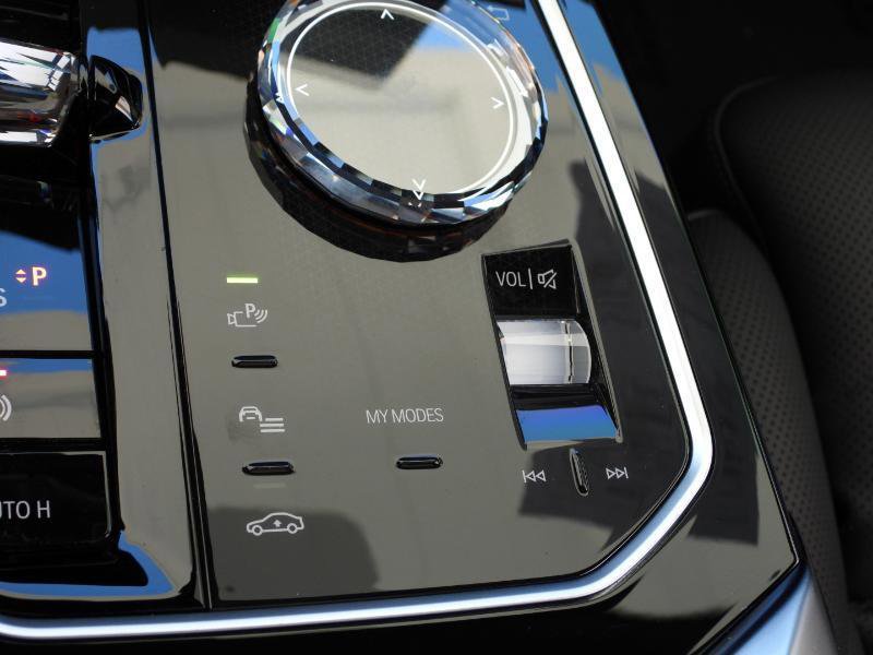 Used 2024 BMW 740i image 85