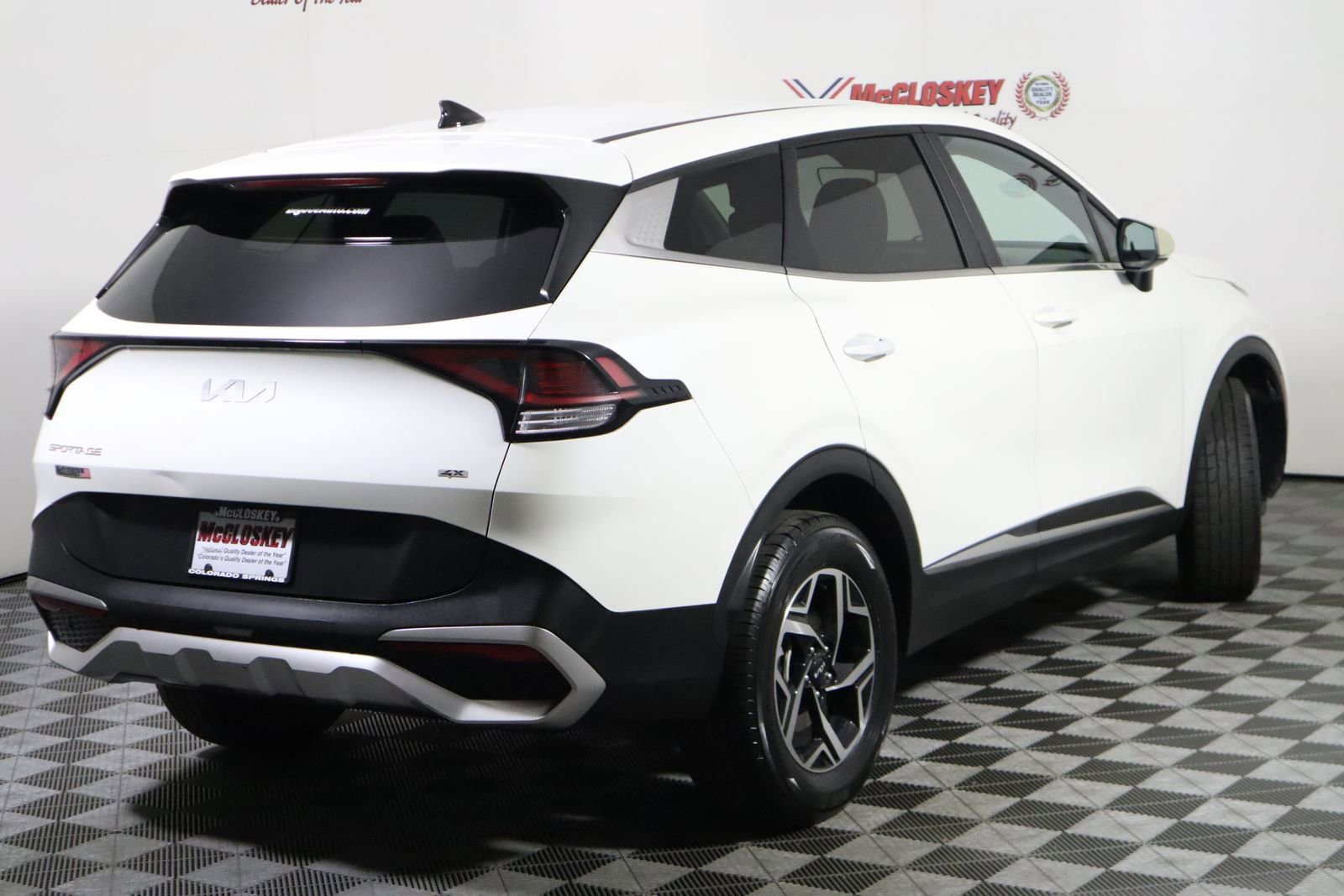 Used 2023 Kia Sportage LX image 5