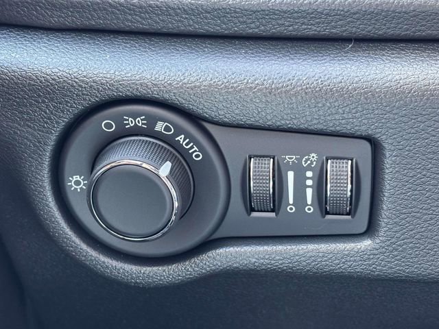 New 2027 Chrysler Pacifica Select FWD image 18