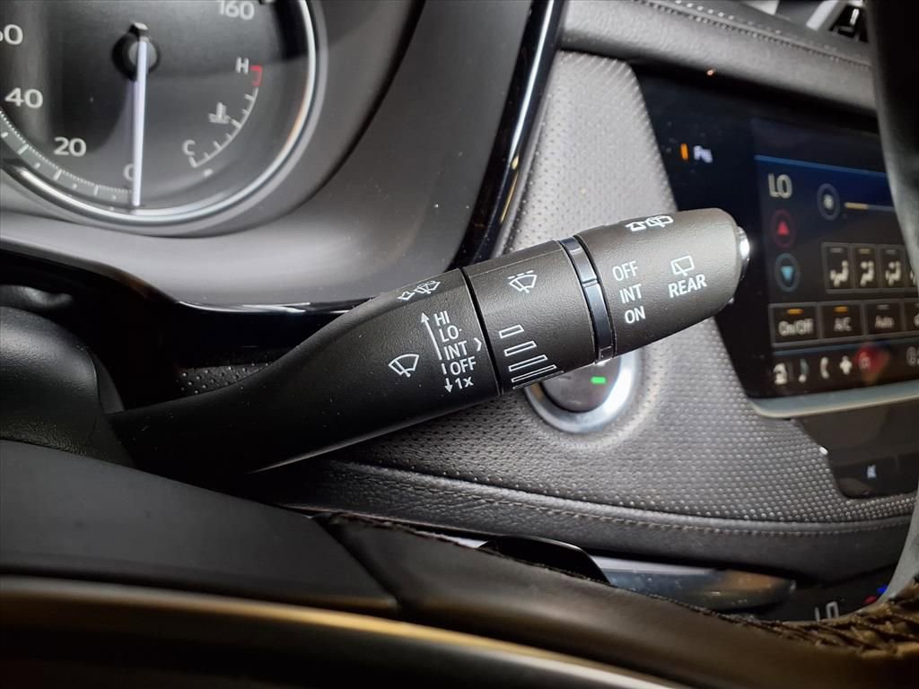 New 2024 Cadillac XT5 Luxury FWD image 10