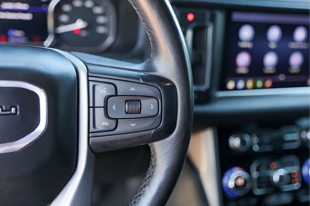 Used 2021 GMC Yukon Denali RWD image 15