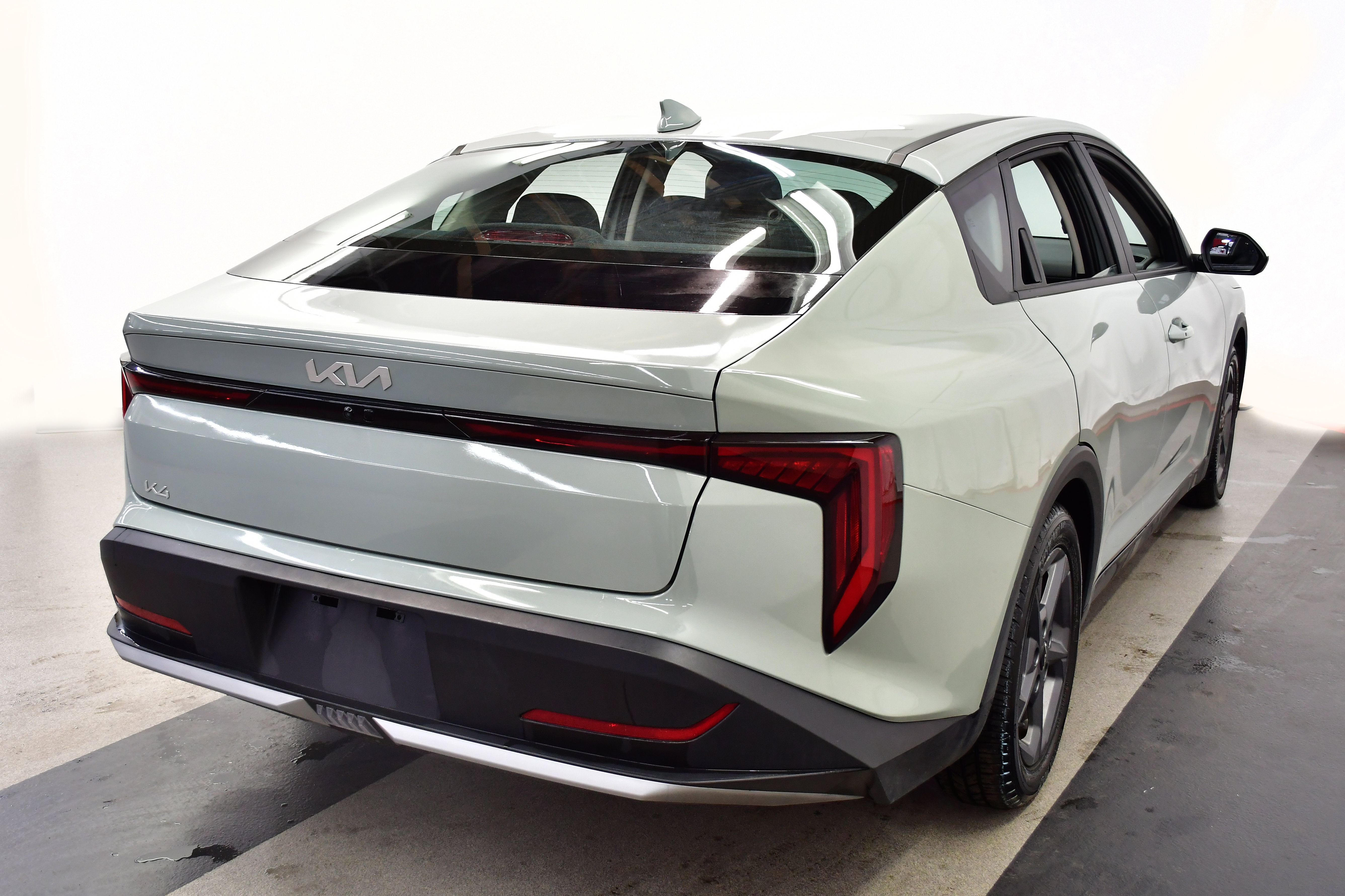Used 2025 Kia K4 FWD image 7