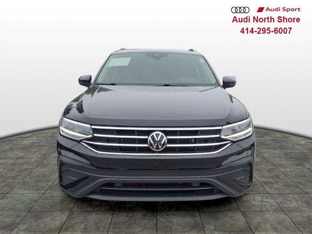 Used 2023 Volkswagen Tiguan SE AWD/4WD image 3