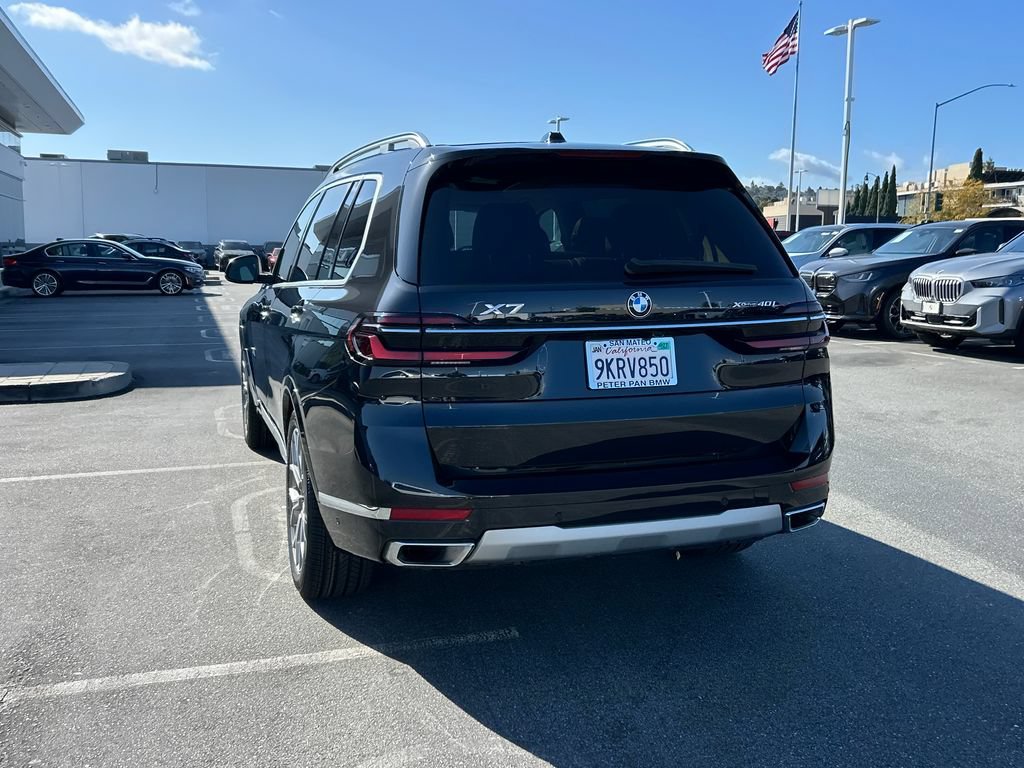 Used 2024 BMW X7 xDrive40i w/ Executive Package AWD/4WD image 3