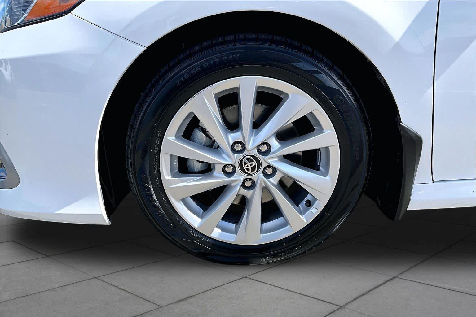 Used 2023 Toyota Camry LE FWD image 10