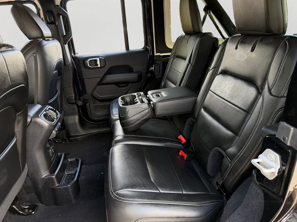 Used 2019 Jeep Wrangler Unlimited Sahara AWD/4WD image 11