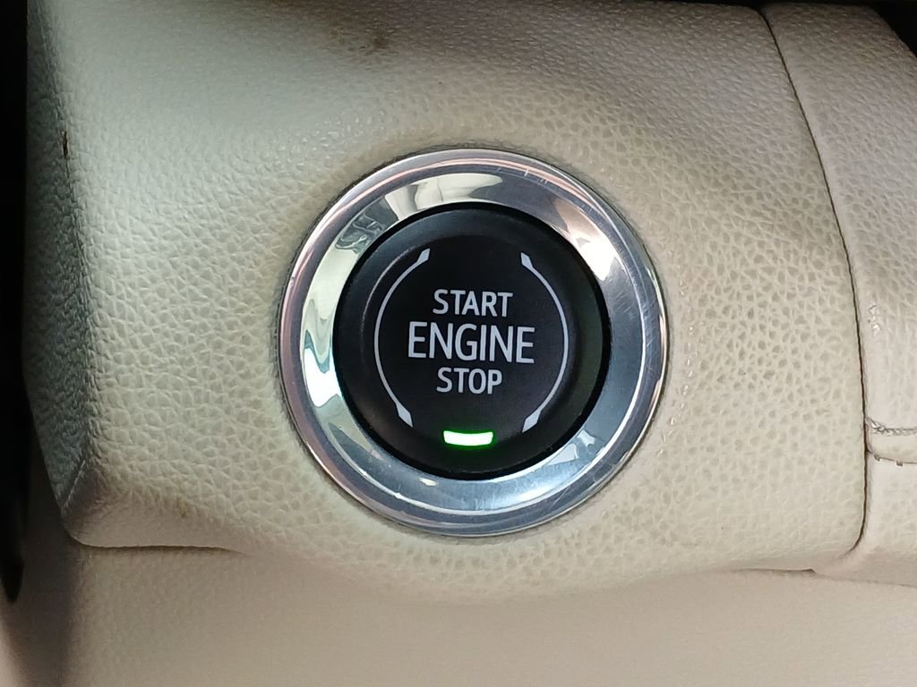 Used 2021 Buick Envision Essence FWD image 17