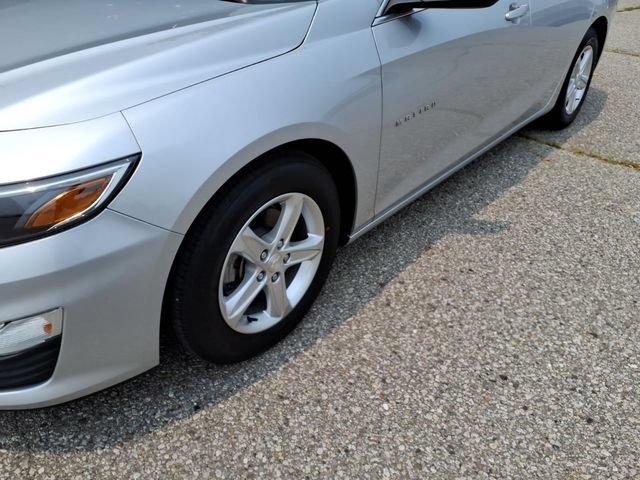 Used 2021 Chevrolet Malibu LS FWD image 4
