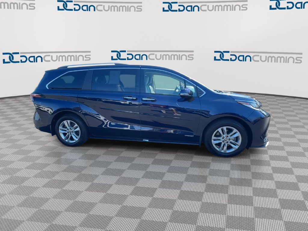 Used 2021 Toyota Sienna Limited FWD image 9