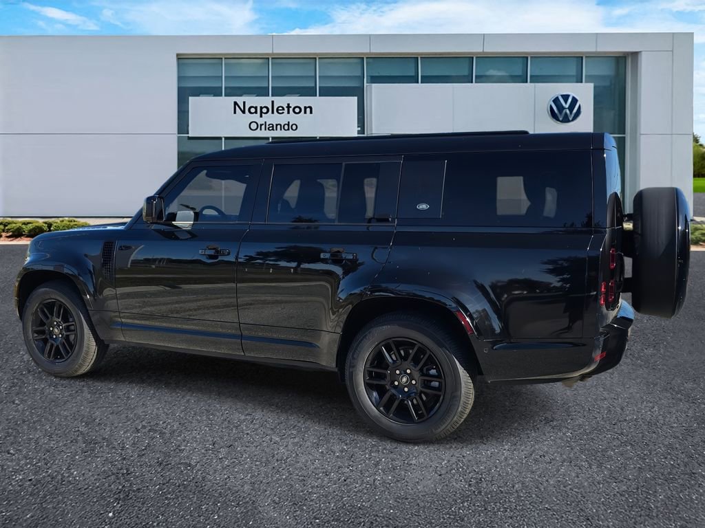 Used 2023 Land Rover Defender 130 X-Dynamic SE image 7