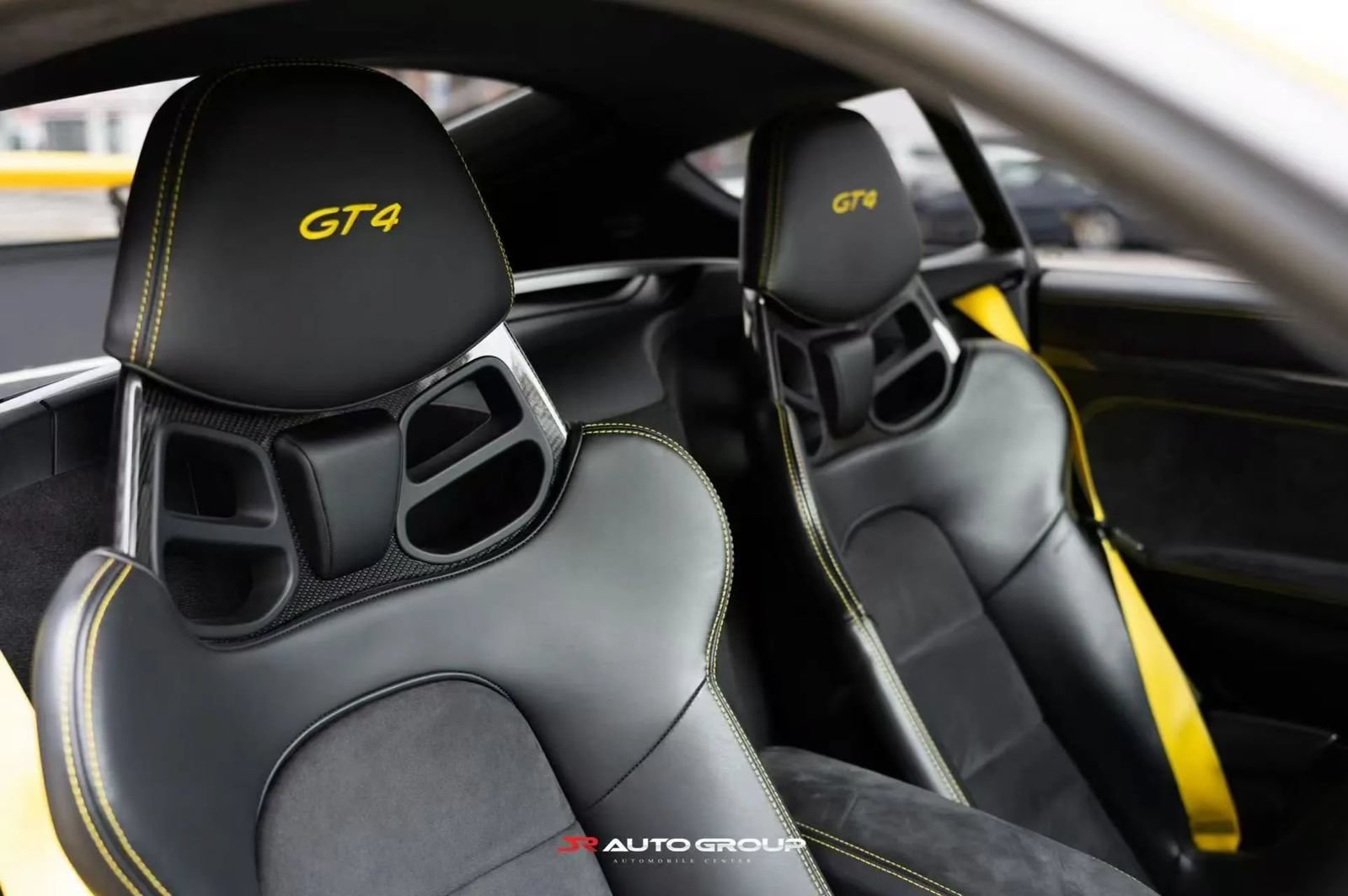Used 2020 Porsche 718 Cayman GT4 RWD image 19