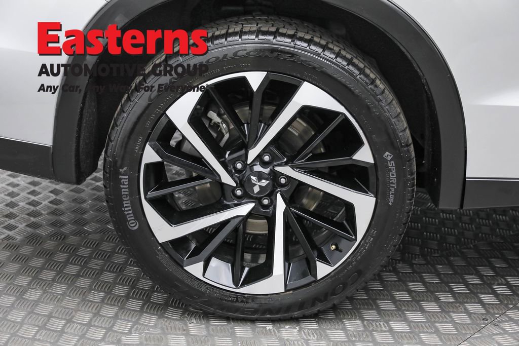 Used 2024 Mitsubishi Outlander SE image 29