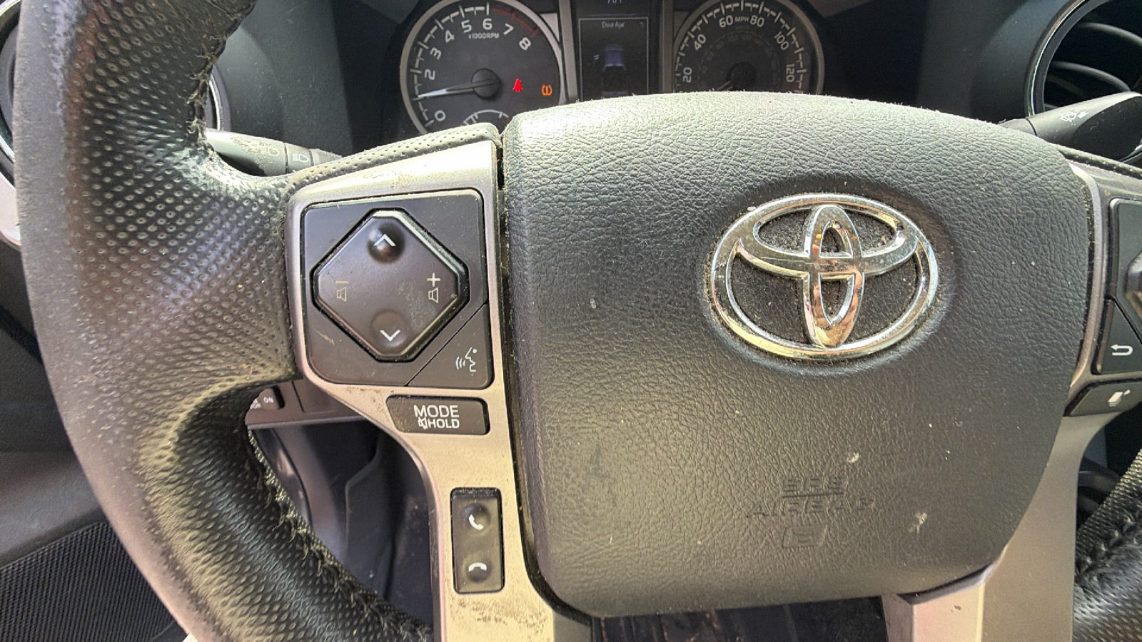 Used 2016 Toyota Tacoma SR5 RWD image 25