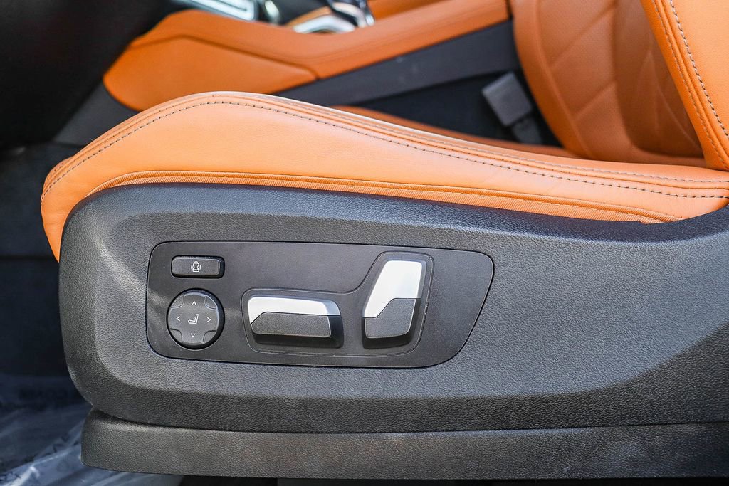 Used 2023 BMW X6 xDrive40i w/ Climate Comfort Package image 22